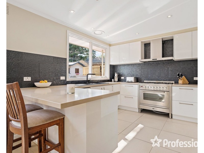 59 Landstrom Quadrant, Kilsyth VIC 3137