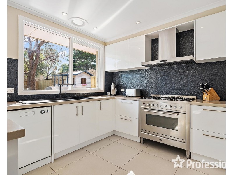 59 Landstrom Quadrant, Kilsyth VIC 3137