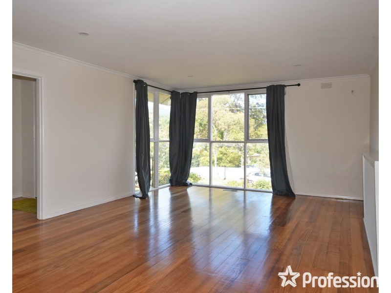 63 Kipling Avenue, Mooroolbark VIC 3138