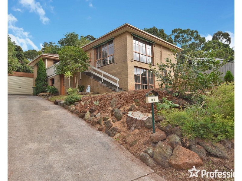 35 Landscape Drive, Mooroolbark VIC 3138