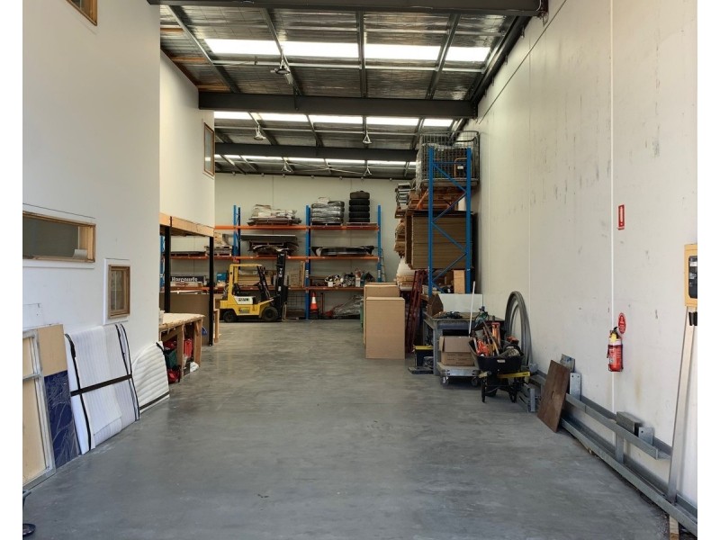 1/2 Shelley Avenue, Kilsyth VIC 3137