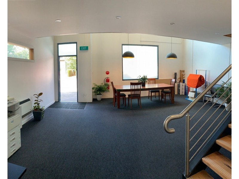 1/2 Shelley Avenue, Kilsyth VIC 3137