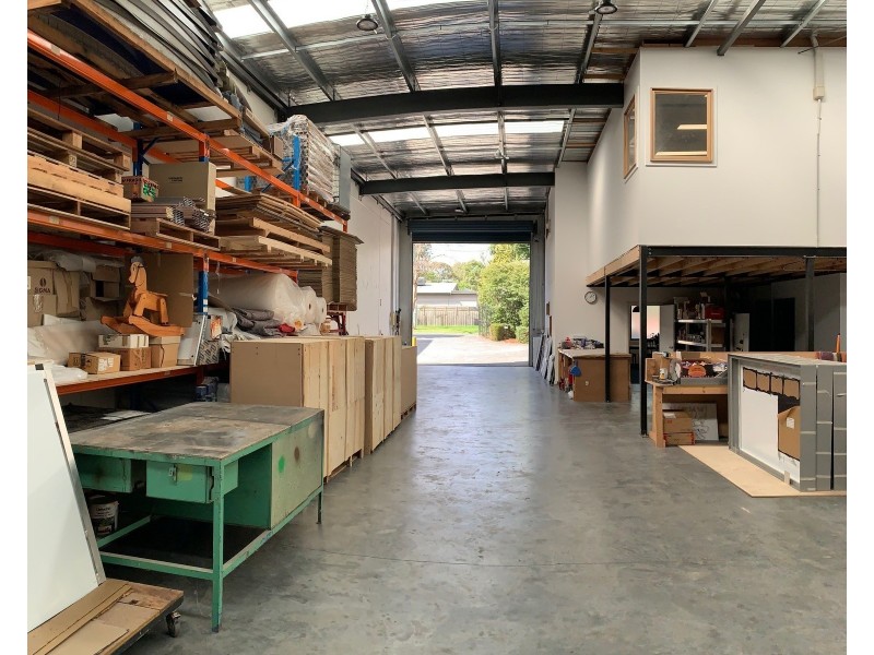 1/2 Shelley Avenue, Kilsyth VIC 3137