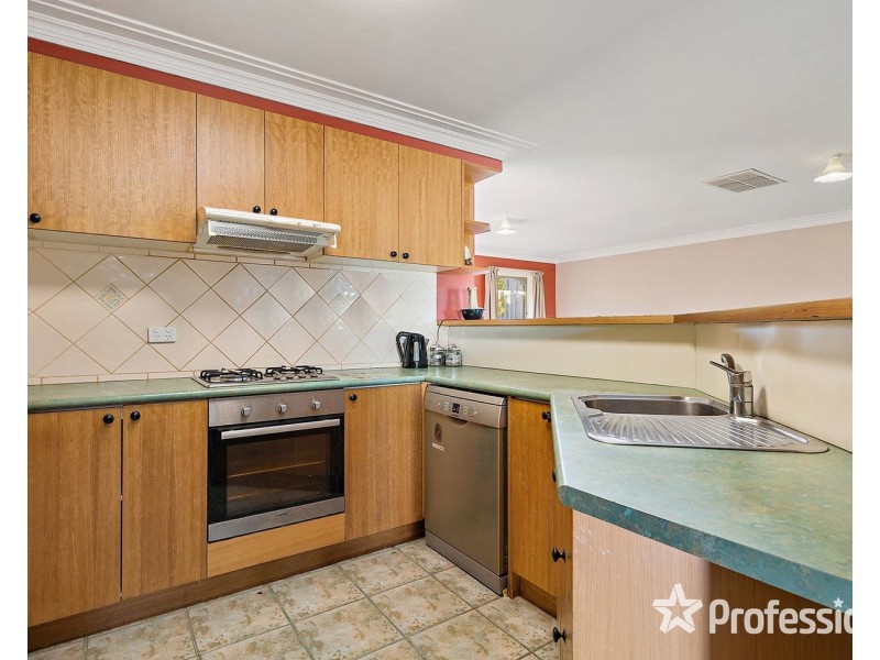42 Daymar Drive, Mooroolbark VIC 3138