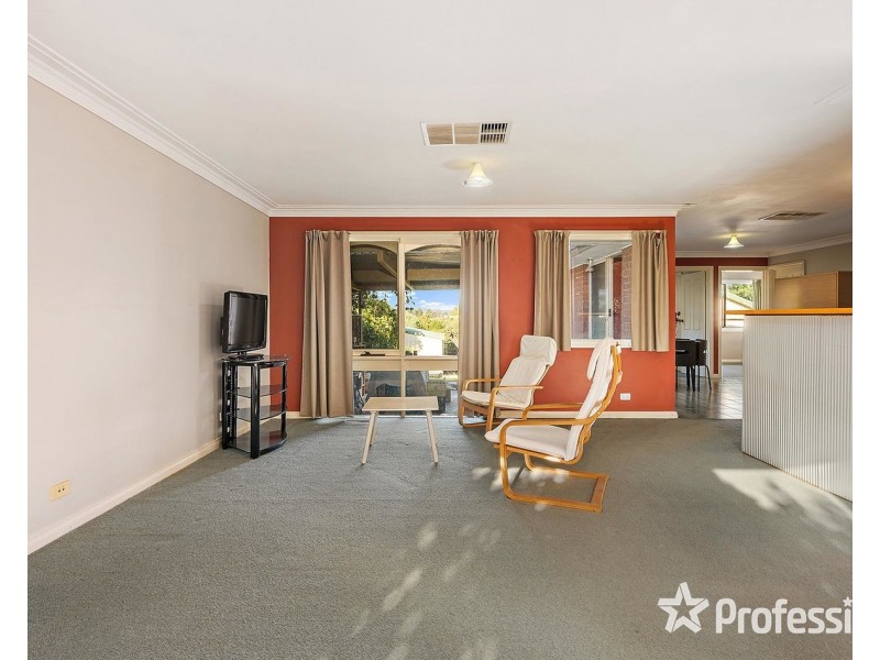 42 Daymar Drive, Mooroolbark VIC 3138