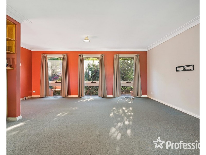 42 Daymar Drive, Mooroolbark VIC 3138