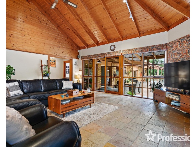 5 Tasman Court, Montrose VIC 3765