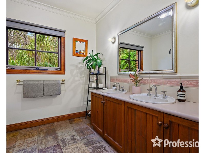 5 Tasman Court, Montrose VIC 3765