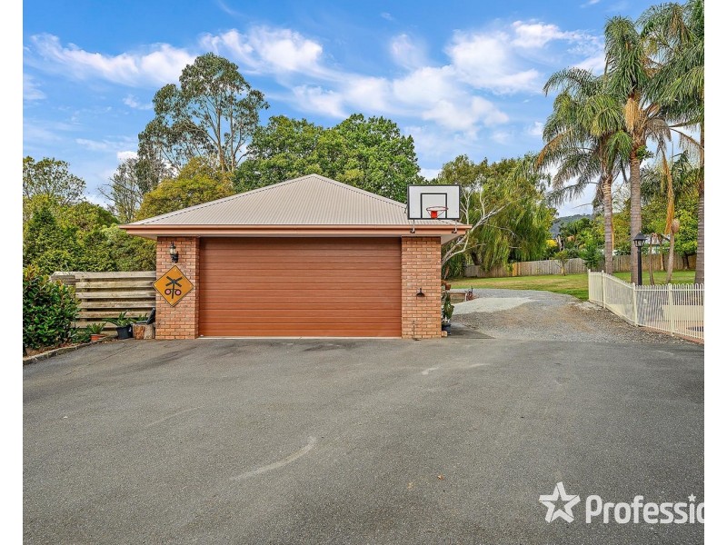5 Tasman Court, Montrose VIC 3765