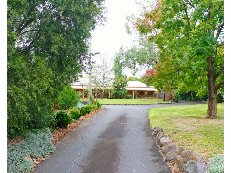 5 Tasman Court, Montrose VIC 3765