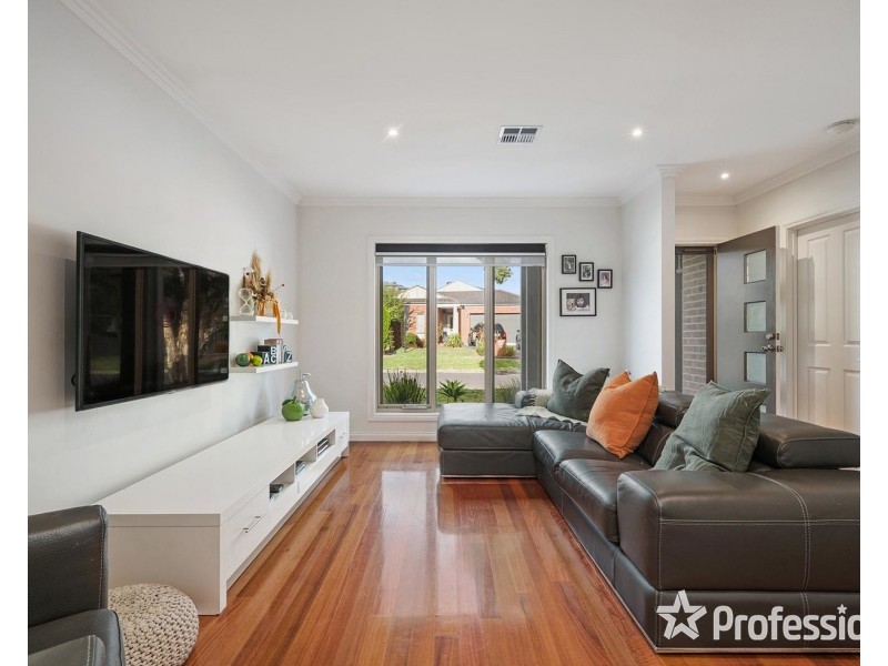 3 Saxon Drive, Mooroolbark VIC 3138