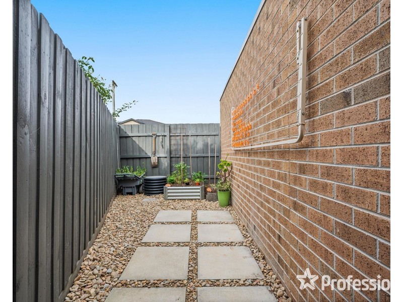 3 Saxon Drive, Mooroolbark VIC 3138