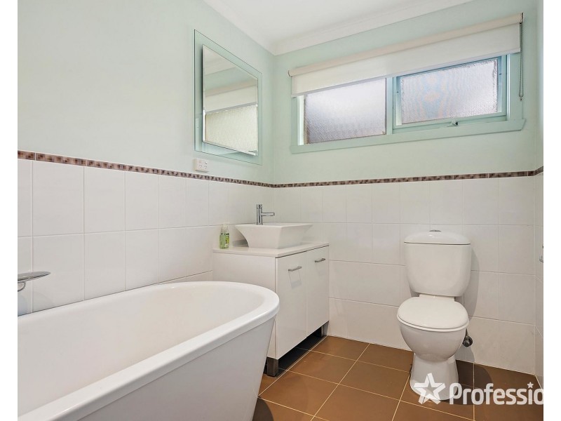 10 Stuart Road, Lilydale VIC 3140