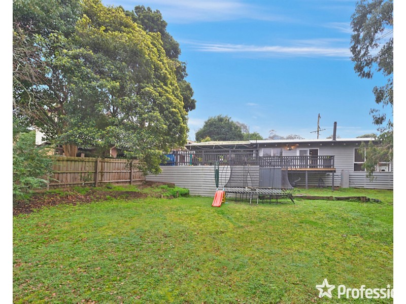 4 Baradine Road, Mooroolbark VIC 3138