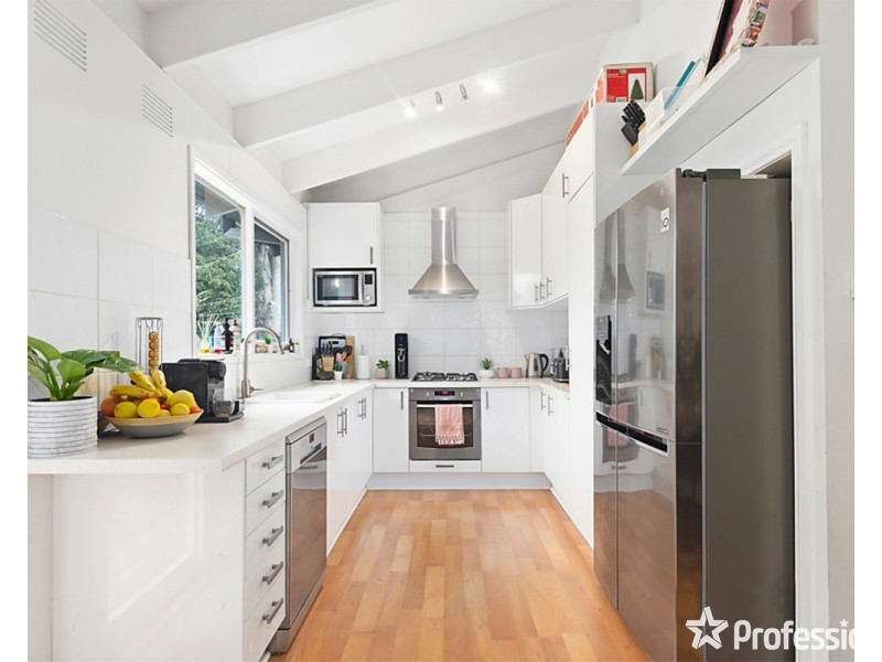 4 Baradine Road, Mooroolbark VIC 3138