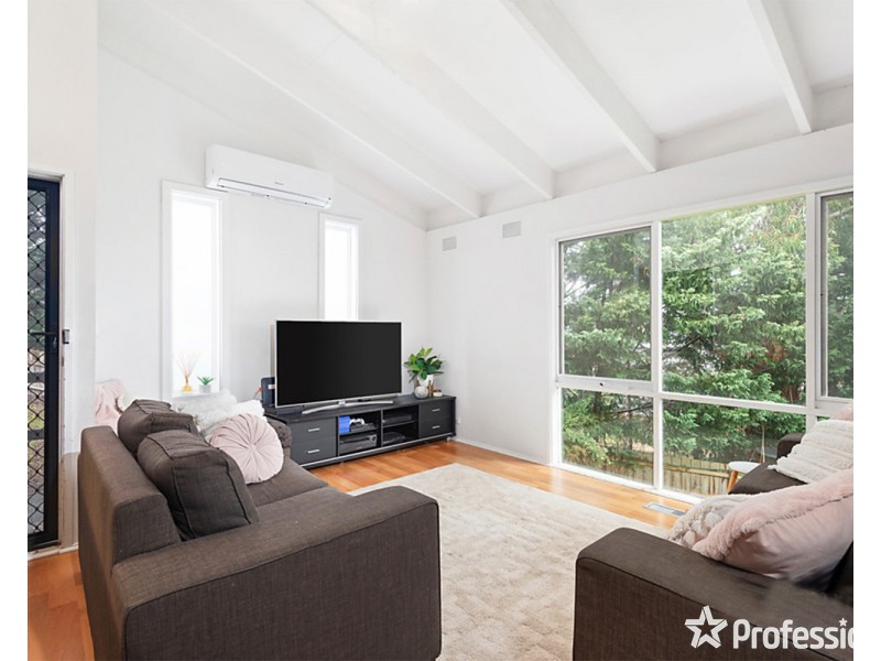 4 Baradine Road, Mooroolbark VIC 3138