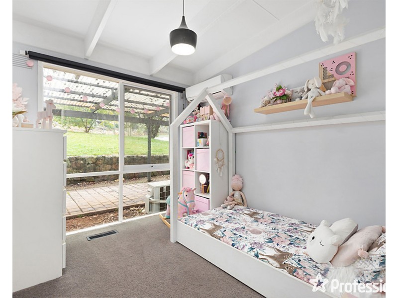 4 Baradine Road, Mooroolbark VIC 3138