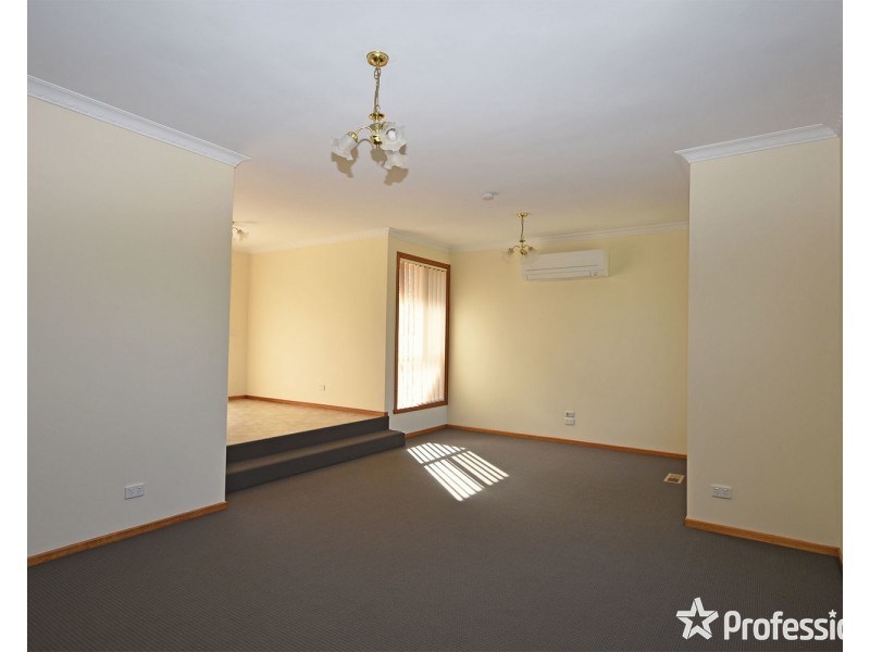 1/27 Winyard Drive, Mooroolbark VIC 3138
