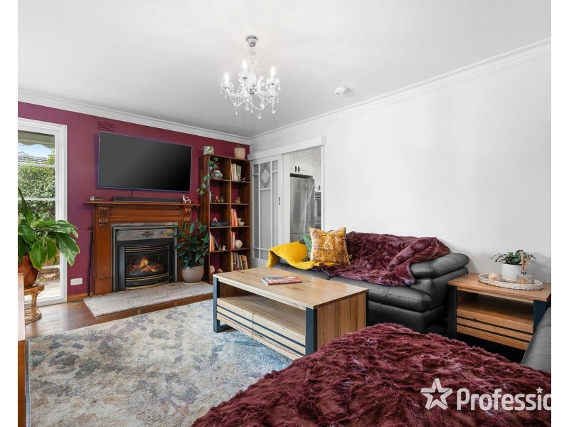 12 Primrose Road, Croydon North VIC 3136