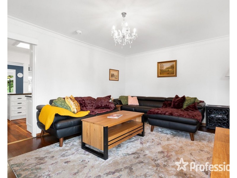 12 Primrose Road, Croydon North VIC 3136