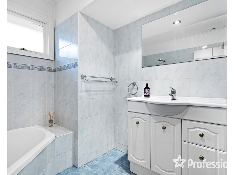 12 Primrose Road, Croydon North VIC 3136