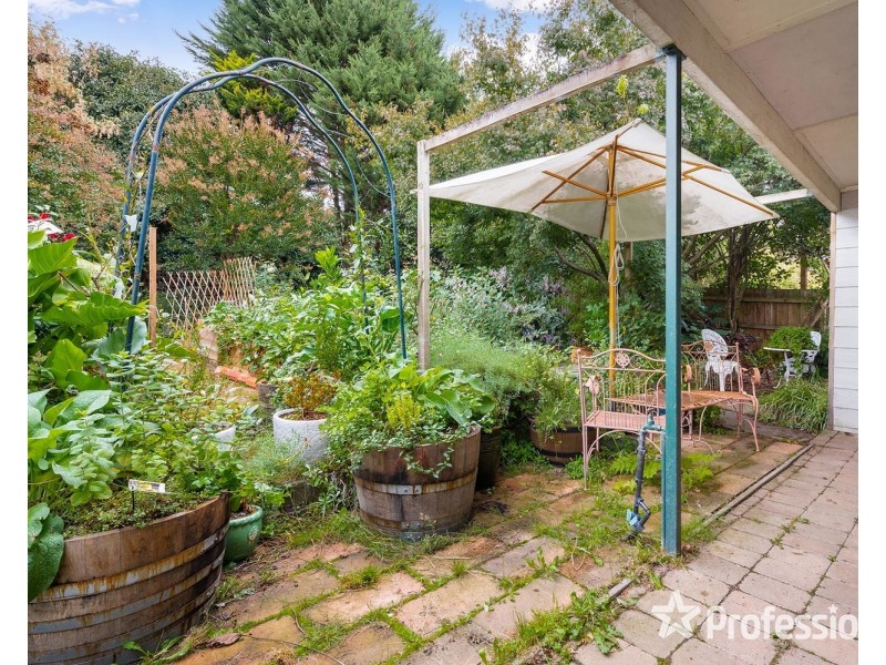 12 Primrose Road, Croydon North VIC 3136