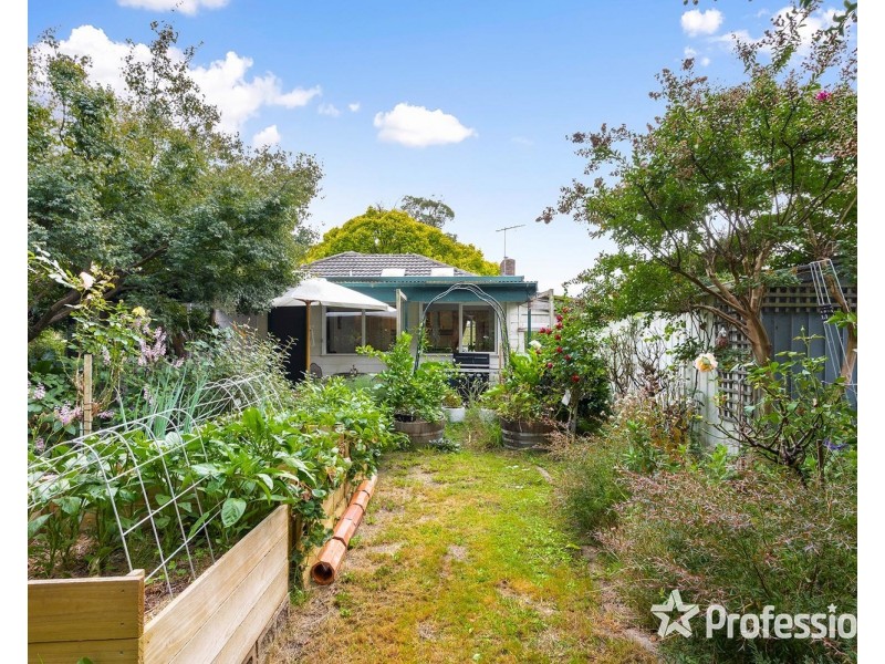 12 Primrose Road, Croydon North VIC 3136