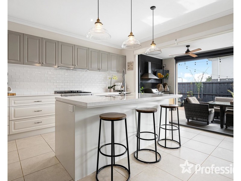 1 Caddie Crescent, Chirnside Park VIC 3116