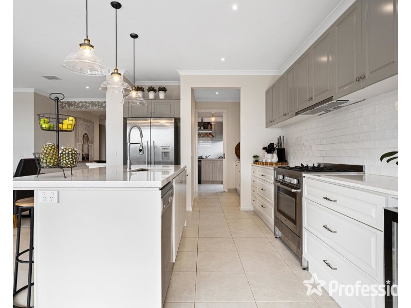 1 Caddie Crescent, Chirnside Park VIC 3116