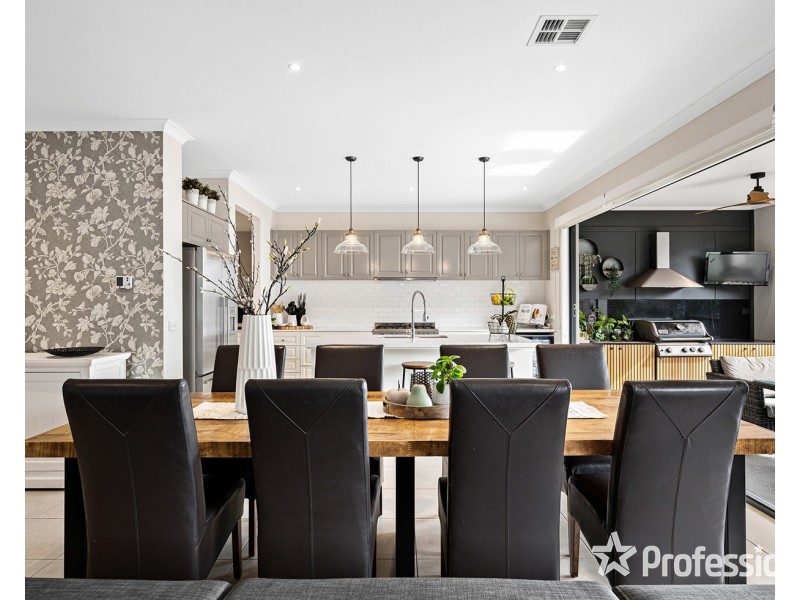 1 Caddie Crescent, Chirnside Park VIC 3116