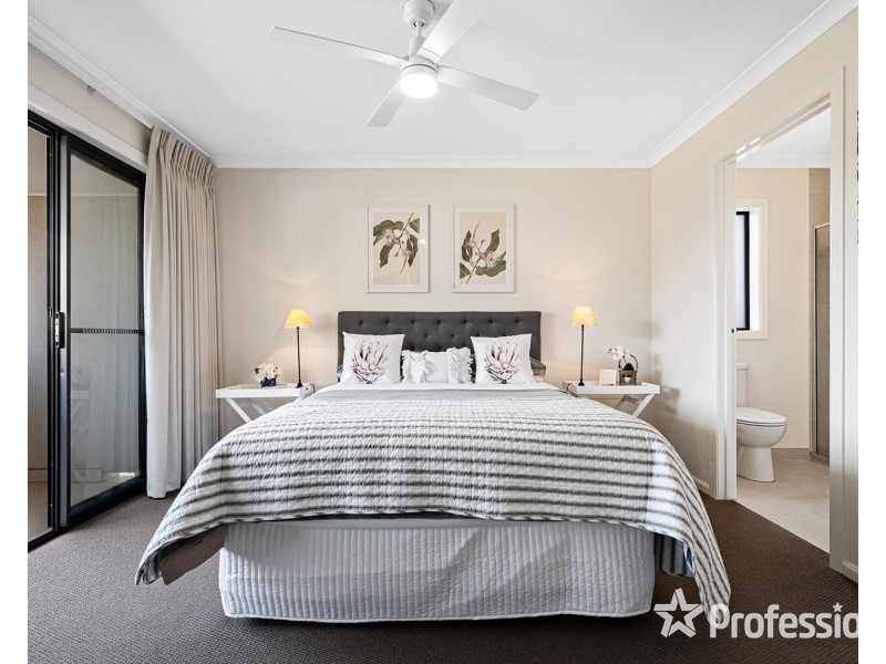 1 Caddie Crescent, Chirnside Park VIC 3116
