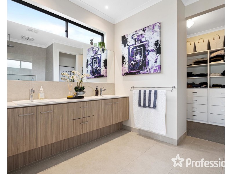 1 Caddie Crescent, Chirnside Park VIC 3116