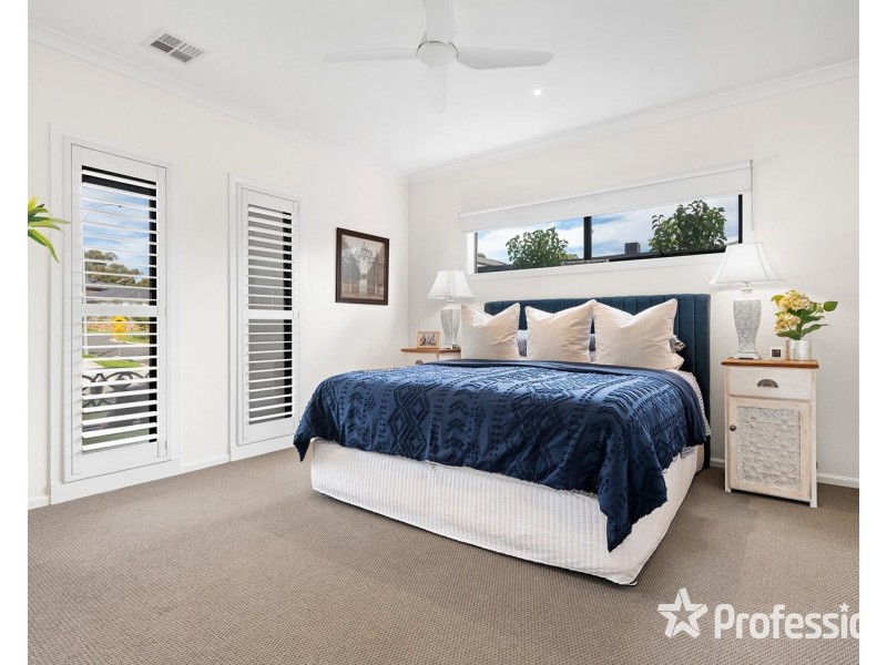 1 Caddie Crescent, Chirnside Park VIC 3116