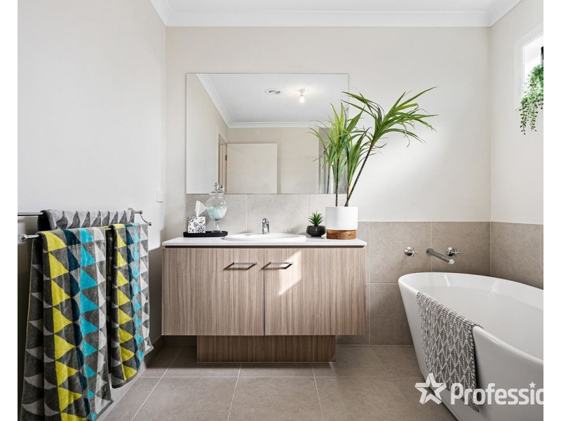 1 Caddie Crescent, Chirnside Park VIC 3116