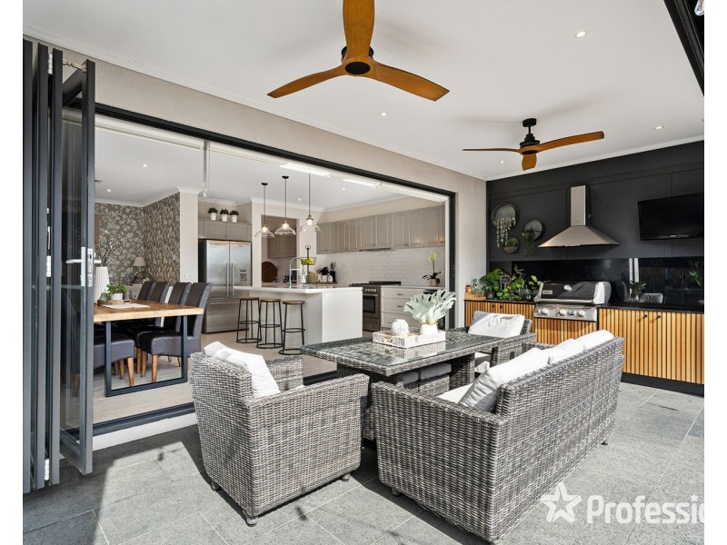 1 Caddie Crescent, Chirnside Park VIC 3116