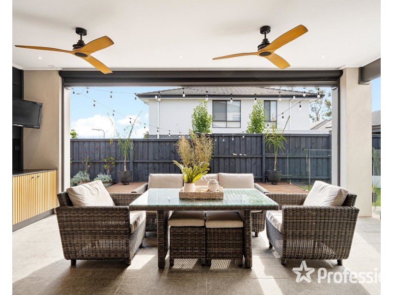 1 Caddie Crescent, Chirnside Park VIC 3116