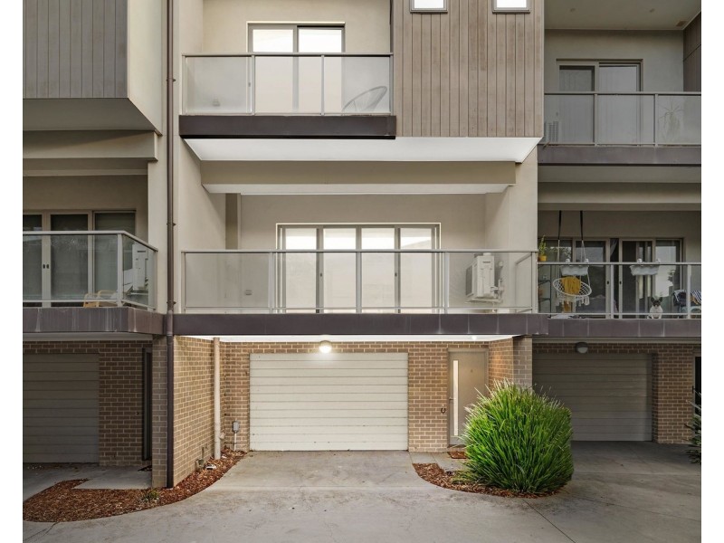 8 Adriana Close, Mooroolbark VIC 3138