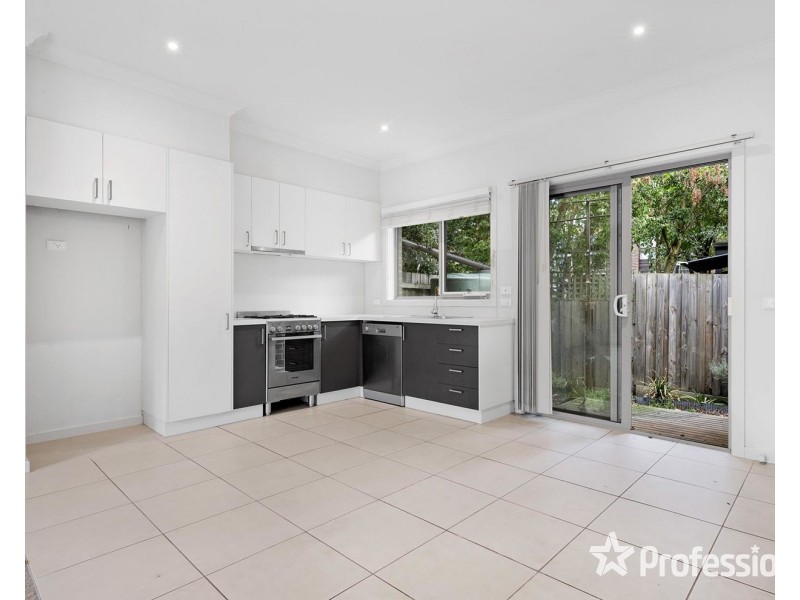 8 Adriana Close, Mooroolbark VIC 3138