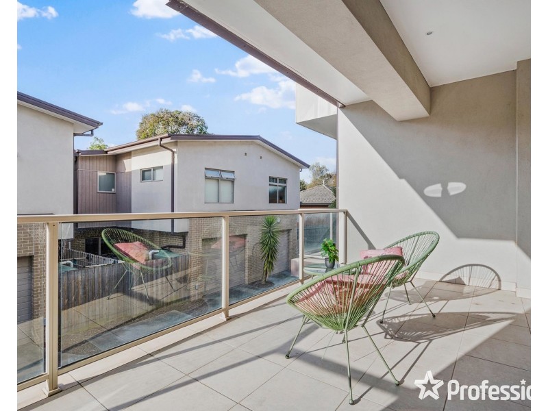 8 Adriana Close, Mooroolbark VIC 3138
