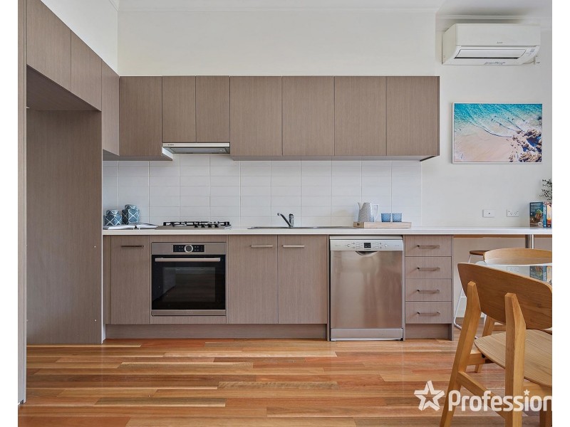 35 Cambridge Road, Mooroolbark VIC 3138