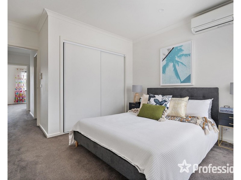 35 Cambridge Road, Mooroolbark VIC 3138