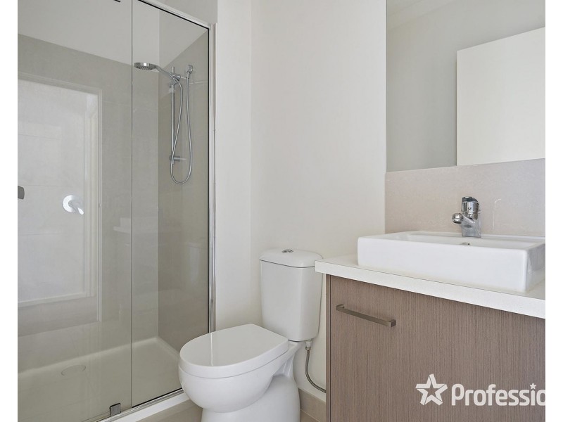 35 Cambridge Road, Mooroolbark VIC 3138