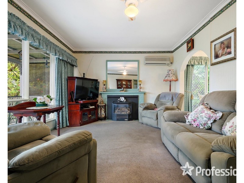 12 Morelle Court, Mooroolbark VIC 3138