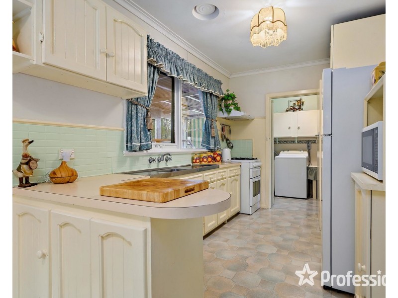 12 Morelle Court, Mooroolbark VIC 3138