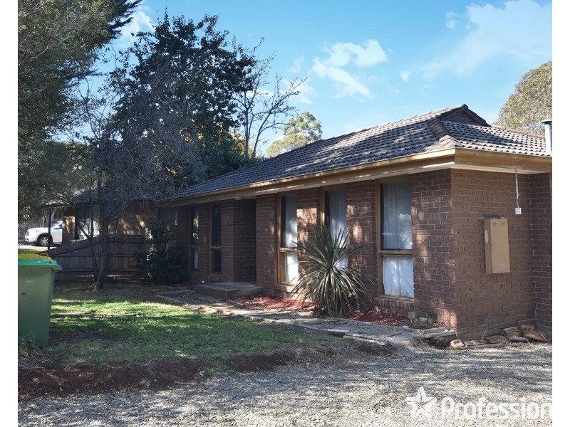 50 Churchill Drive, Mooroolbark VIC 3138