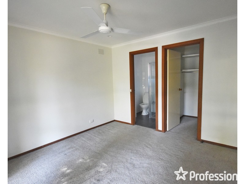50 Churchill Drive, Mooroolbark VIC 3138