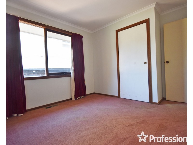 50 Churchill Drive, Mooroolbark VIC 3138