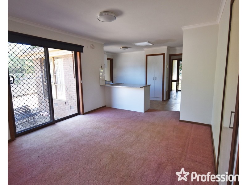 50 Churchill Drive, Mooroolbark VIC 3138