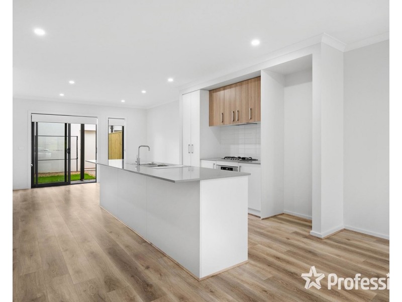 5 Thompson Crescent, Chirnside Park VIC 3116