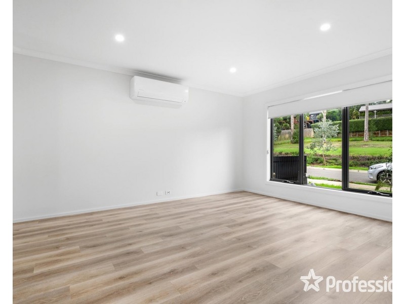 5 Thompson Crescent, Chirnside Park VIC 3116